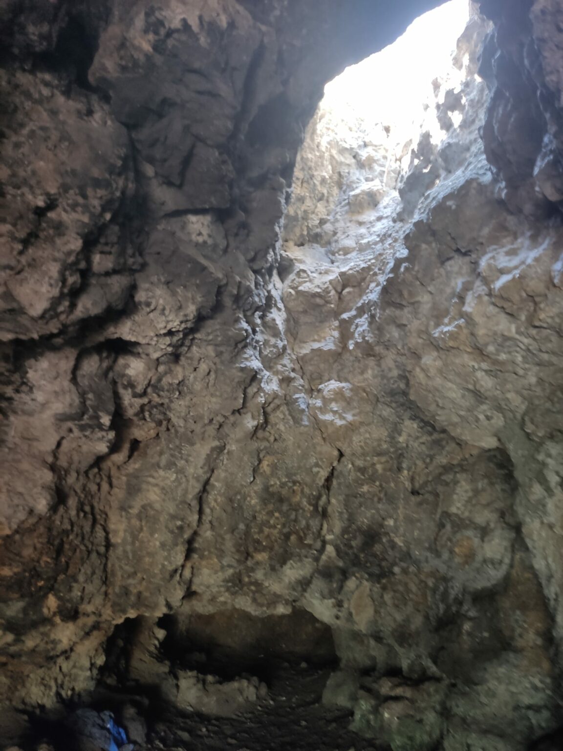 Höhlenerkundung auf dem Staffelberg